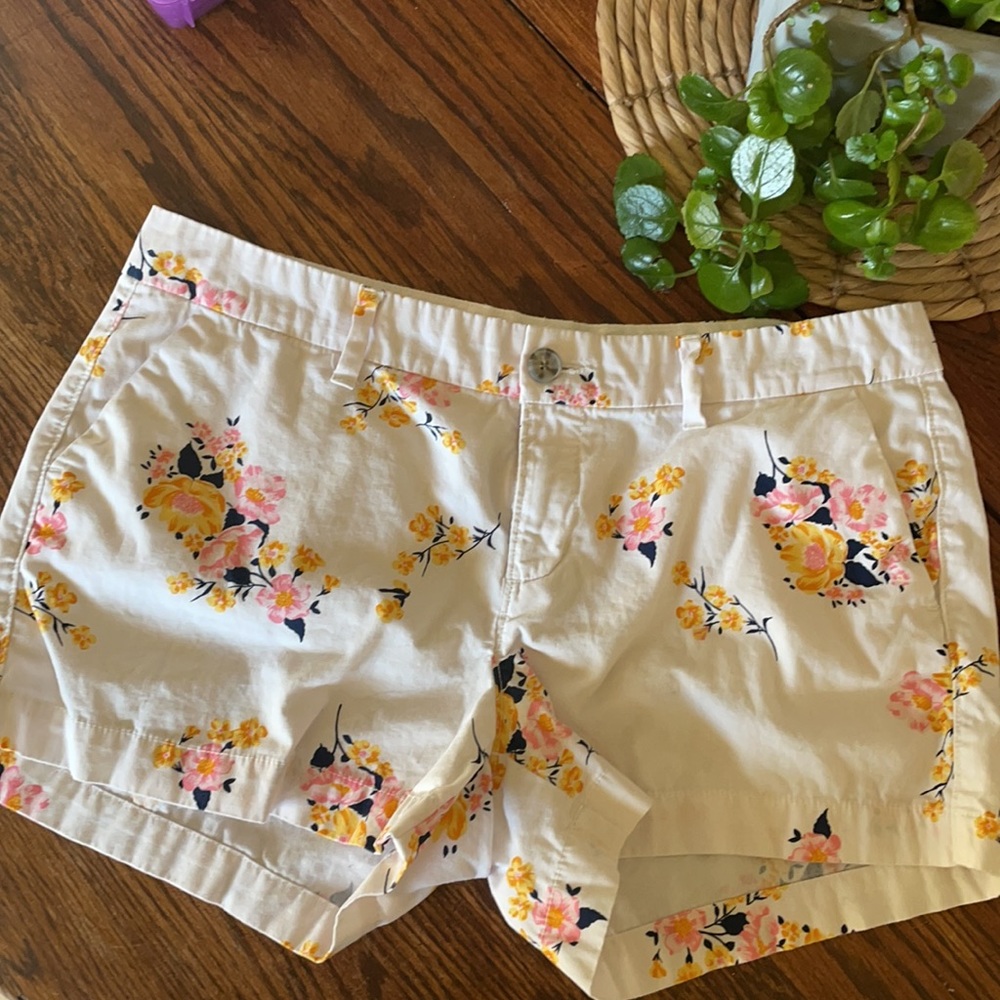 Old Navy Flower Print Shorts - Picture 2 of 5